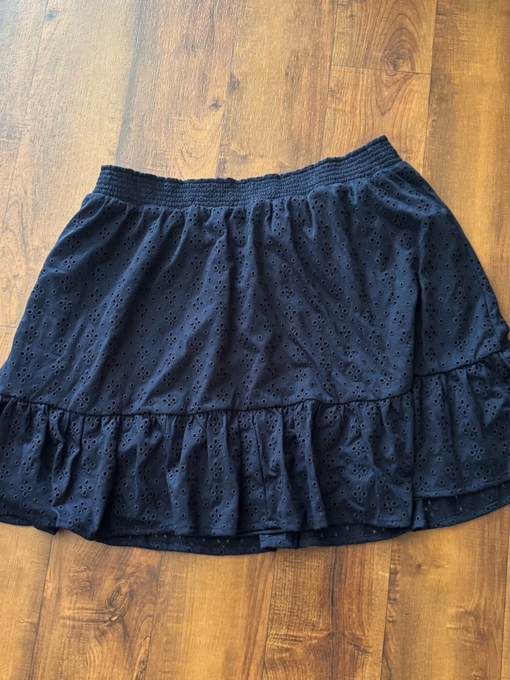 Women’s LOFT Navy Eyelet Ruffle Tiered Mini Skirt Large NWT